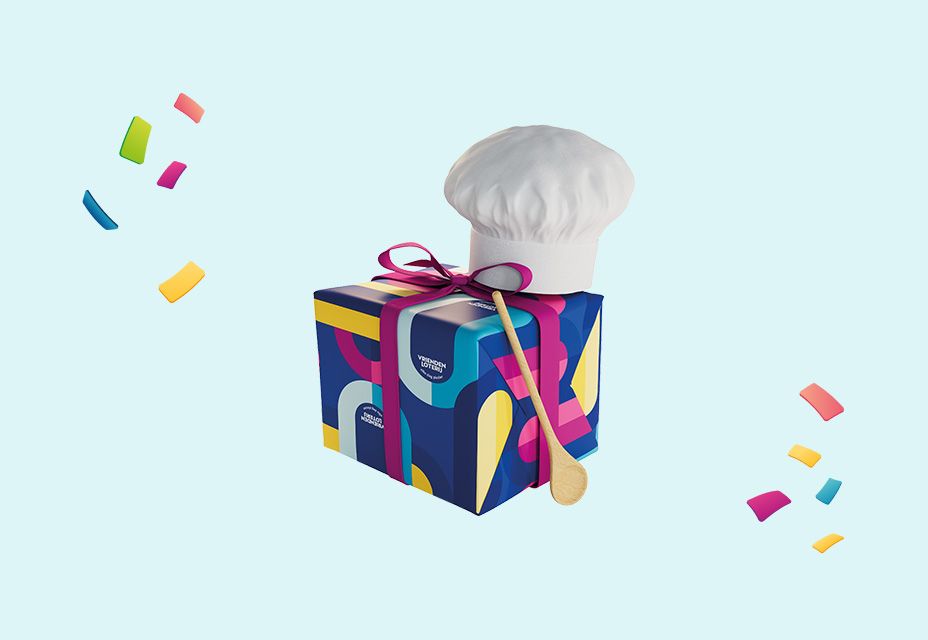 Illustratie van een kookcadeau met een ingepakt VriendenLoterij-cadeau, koksmuts en houten lepel.