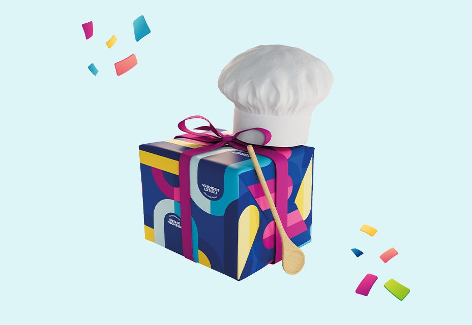 Illustratie van een ingepakt cadeau van de VriendenLoterij met een koksmuts en houten lepel.